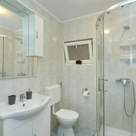 Bebob, No 1 Appartement