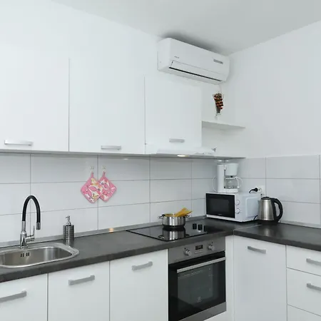 Bebob, No 1 Appartement