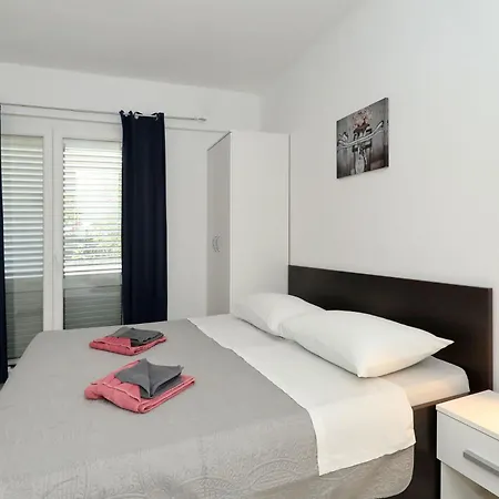 Bebob, No 1 Appartement *