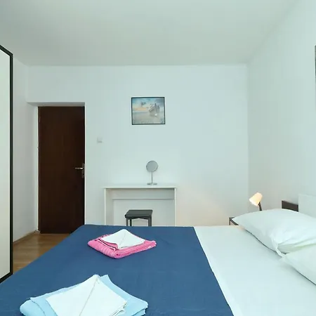 Bebob, No 1 Appartement